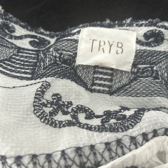 TRY b blouse - Picture 8 of 10